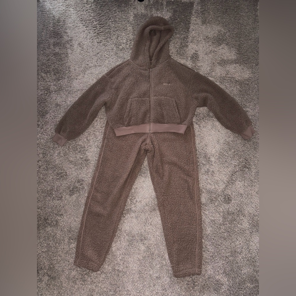 SKIMS Taupe Sherpa Track Set - Hoodie & Jogger